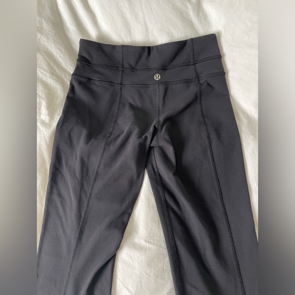 Lululemon: Black Align Flare Leggings Size 2 Short Mid-Rise - Picture 2 of 6